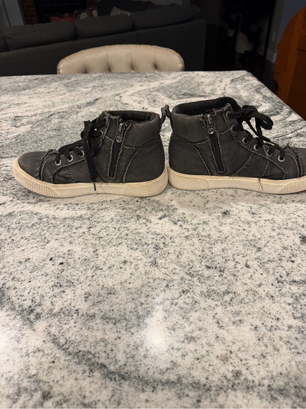 Kids High-Top Canvas Sneakers in Black - Picture 2 of 4